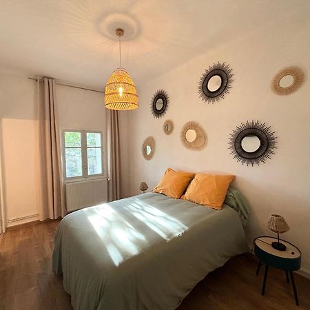 Appartement Eygalieres Avec Petit Jardin Exterior photo