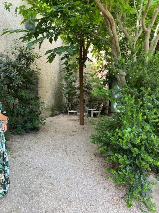Appartement Eygalieres Avec Petit Jardin Exterior photo