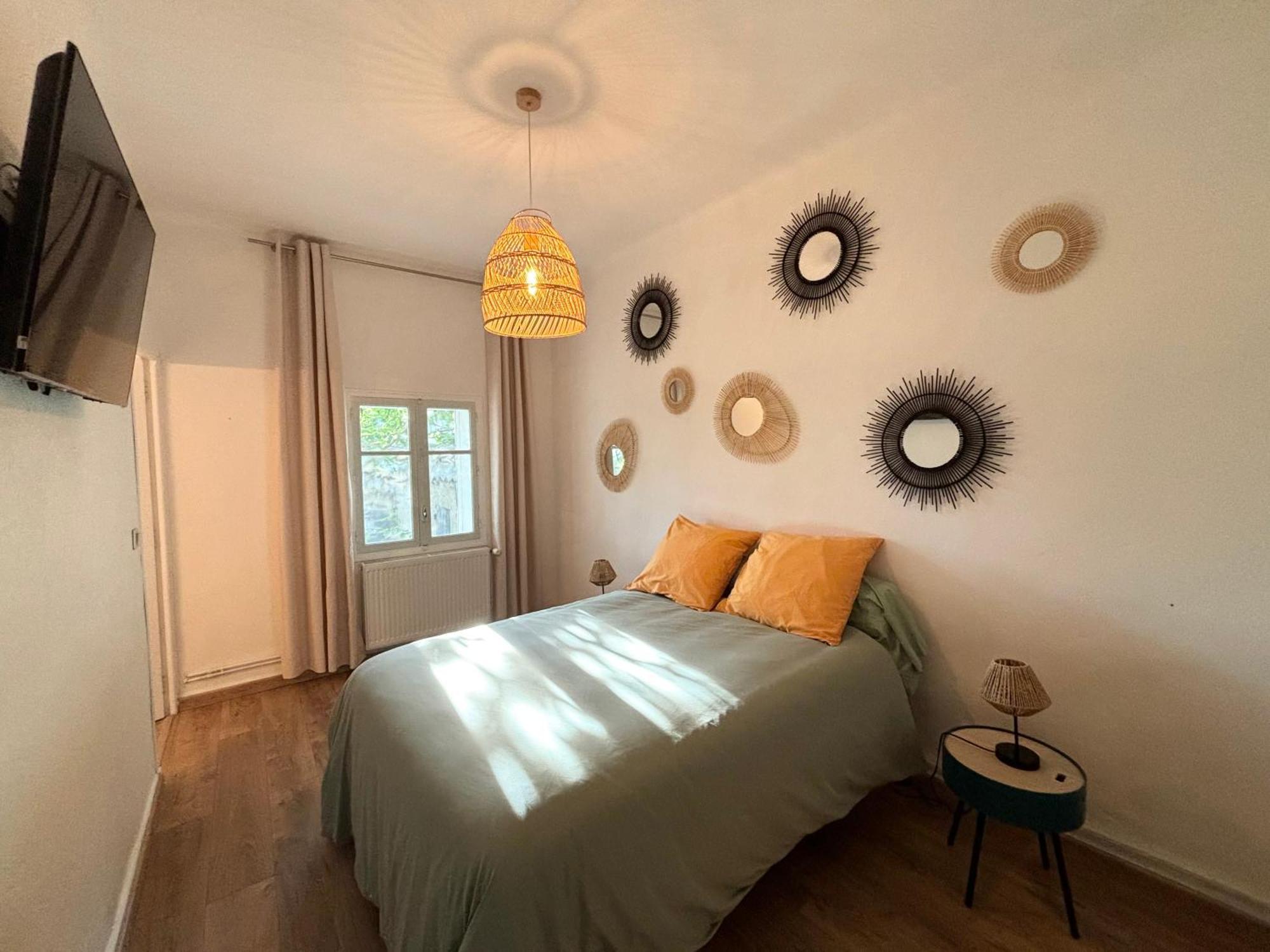 Appartement Eygalieres Avec Petit Jardin Exterior photo